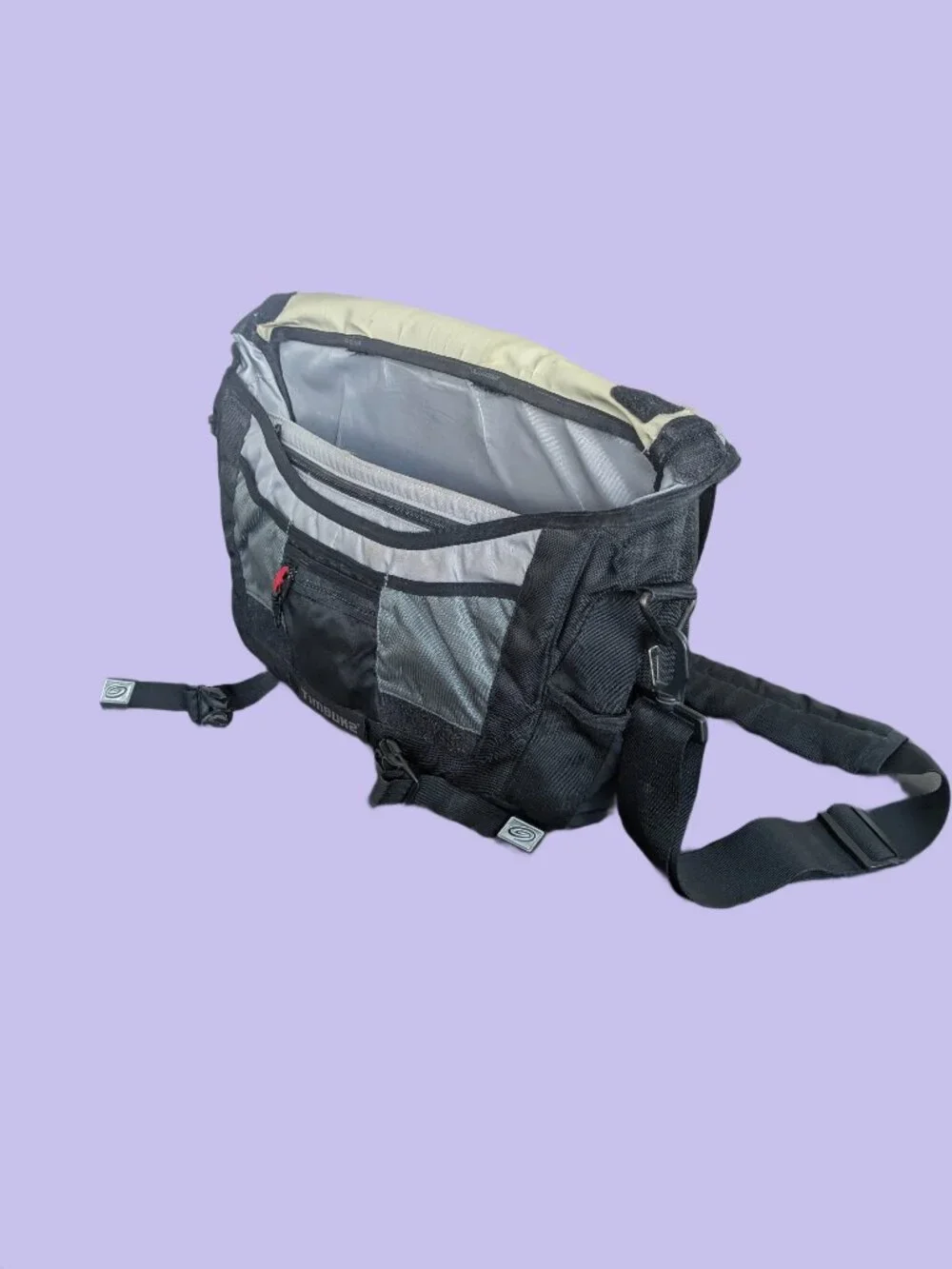 Timbuk2 Nylon Messenger bag with Detachable Shoulder Strap
